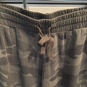 Splendid Women’s Camo Jogger Pants